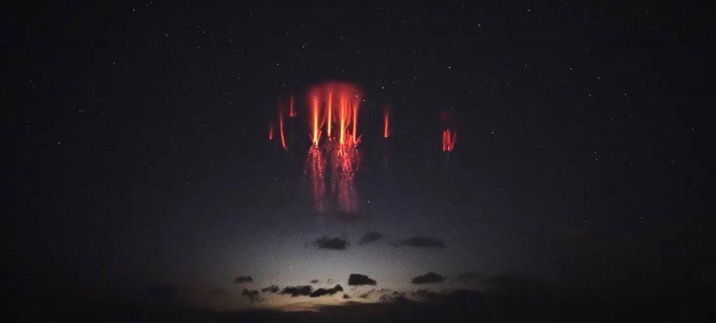 Elfos e Sprites: o guia definitivo para entender os fenômenos luminosos raros das tempestades - Imagem do artigo original