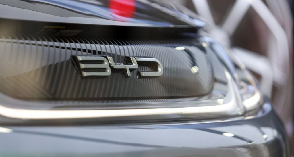 BYD Qin L: Guia Definitivo do Sedã Híbrido que Promete Revolucionar o Mercado Brasileiro - Imagem do artigo original