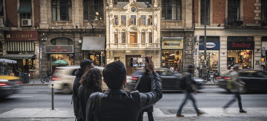 Realidade Aumentada em Centros Históricos: Como a Tecnologia Está Transformando o Turismo Urbano no Brasil e no Mundo - Imagem do artigo original